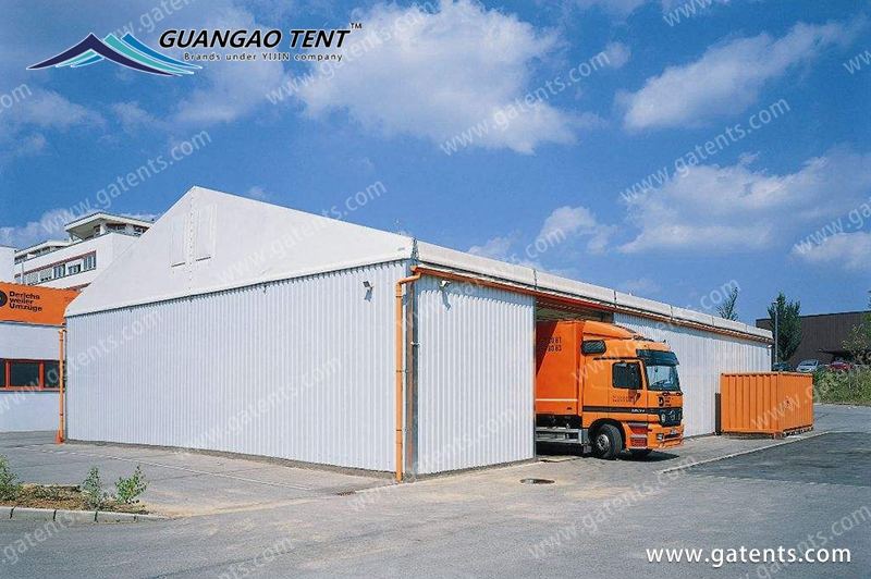 Tente d'entrepôt 13